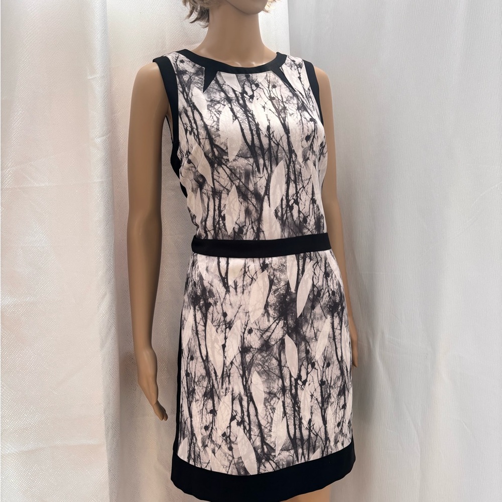 Mossimo Black & White Abstract Print Sleeveless Sheath Dress
